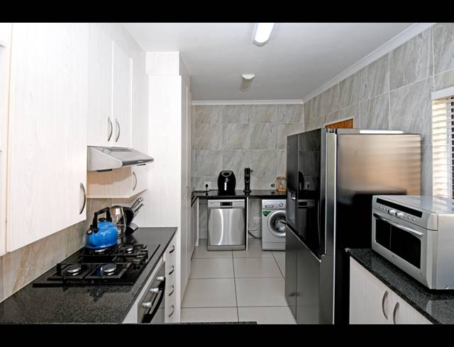 3 BEDROOM HOUSE FOR SALE IN NORTH RIDING
